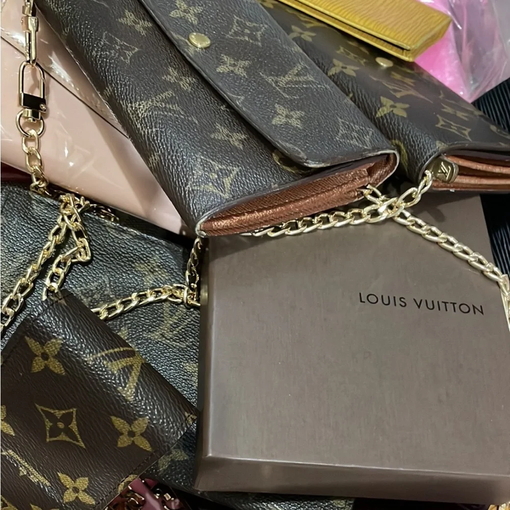 300 🚨 Mamsheee mentioned you!!! Join the live!! - Picture 7 of 8